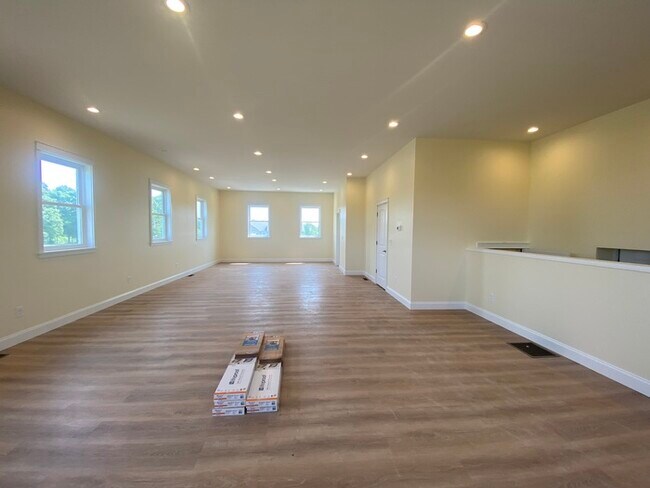 Building Photo - Brand new construction 5 bedroom 3 bath wi...