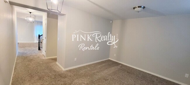 Building Photo - 9527 Desert Lily Cir