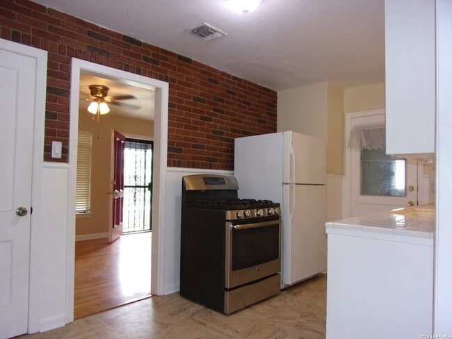 Building Photo - 215 Danville