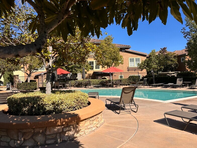 Building Photo - 95 Via Sovana