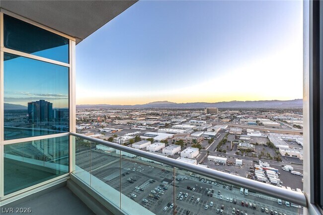 Building Photo - 4575 Dean Martin Dr