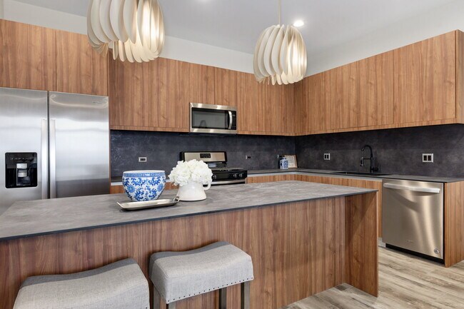 Building Photo - 790 E Irving Park Rd