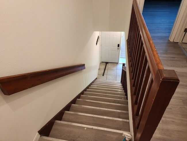 Building Photo - 3001 S Pines Dr