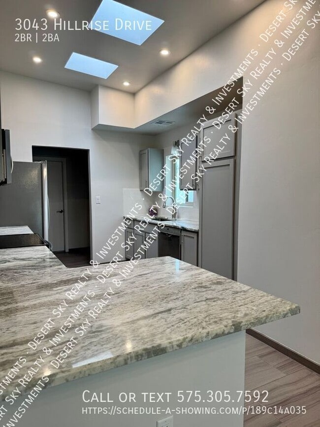 Building Photo - 3043 Hillrise Dr