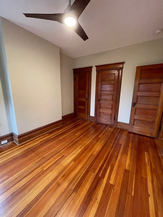 Building Photo - Renovated 3 Bedroom 2 Bathroom House Across From The Park