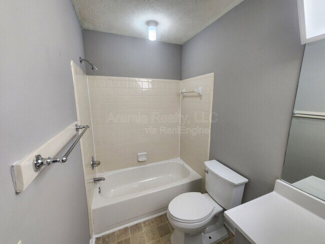 Building Photo - 5288 Weyden Ct
