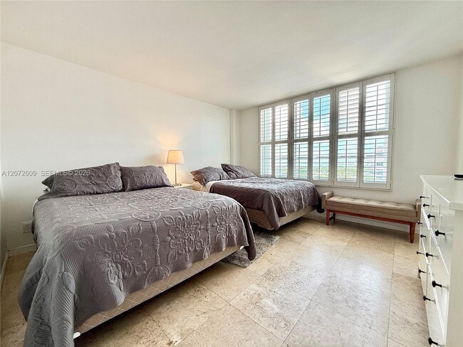 Building Photo - 5161 Collins Ave