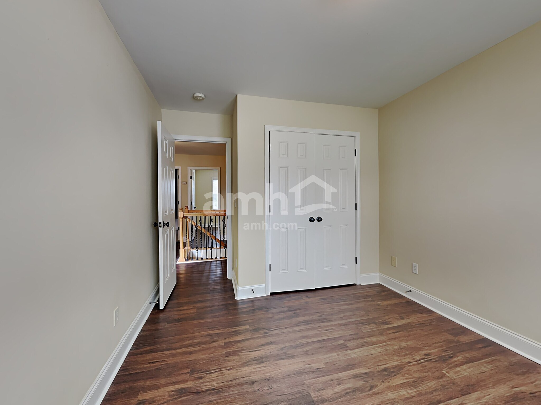 Building Photo - 483 Quick Silver Dr
