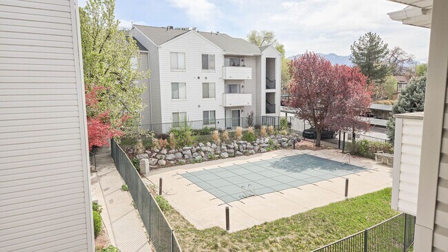 Building Photo - 525 S 900 E