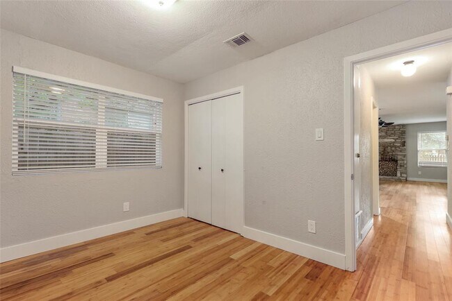 Building Photo - 2402 Berkeley Ave