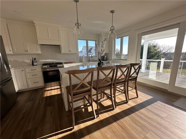 Building Photo - 443 Wolcott Ave