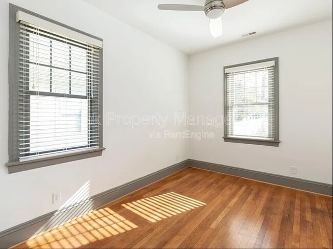 Building Photo - 2010 Maury St