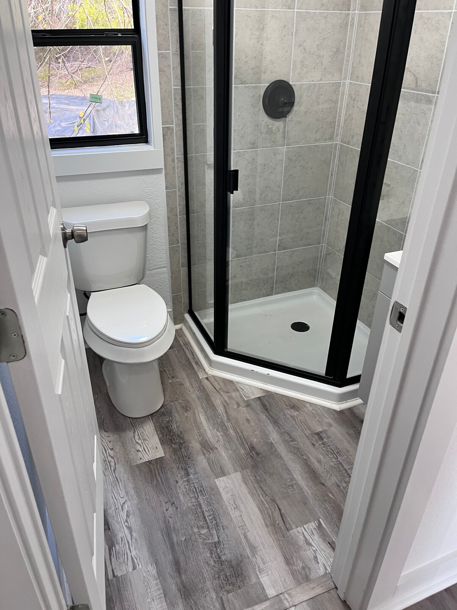 Downstairs 3/4 bathroom - 1565 Pump Station Rd