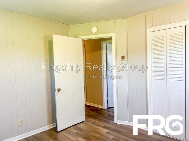 Building Photo - 231 Bunche Dr