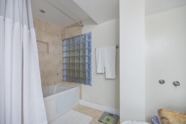 Building Photo - 3211 Seaward Dr