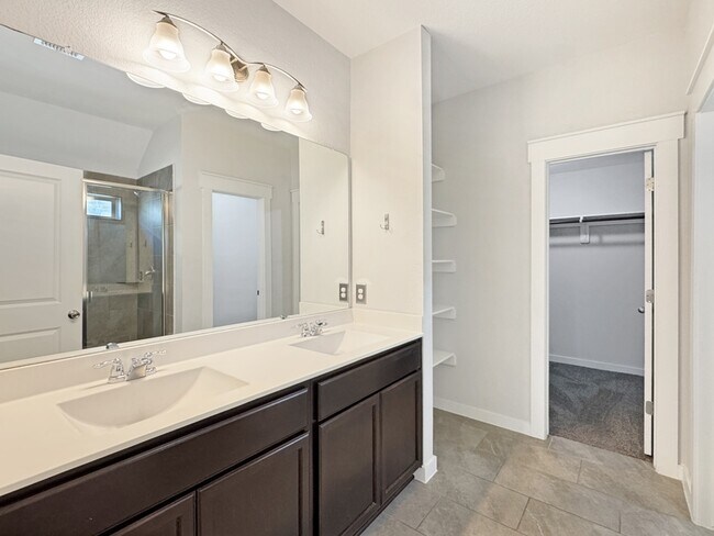 Building Photo - 13806 Quiet Fox Ln