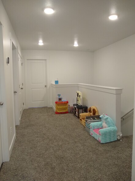 Building Photo - 1185 W 1820 S