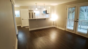 Building Photo - 48 Peachtree Ave NE