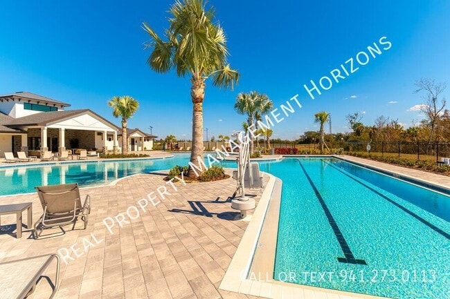 Building Photo - 10952 65th Ter E