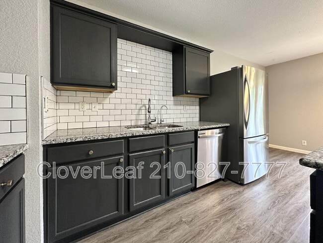 Building Photo - 8130 Heights Valley