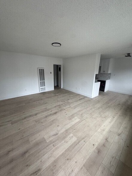 Building Photo - 1131 N Onondaga Ave