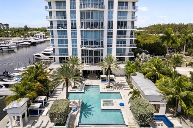 Building Photo - 17301 Biscayne Blvd