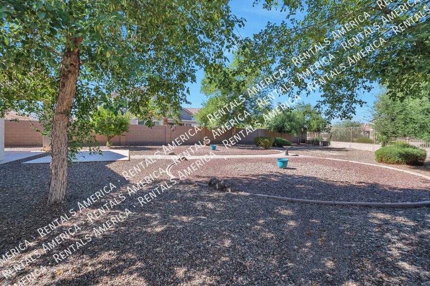 Building Photo - 43958 W Bailey Dr