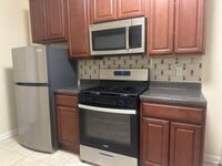 Building Photo - 146-150 Manhattan Ave