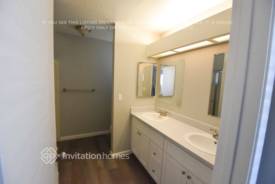 Building Photo - 2522 Mankas Blvd