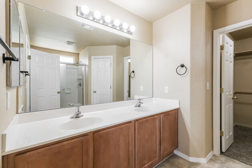 Building Photo - 11298 W Combine Dr