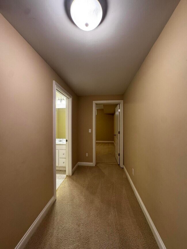 Building Photo - 3120 Hemingway Ln