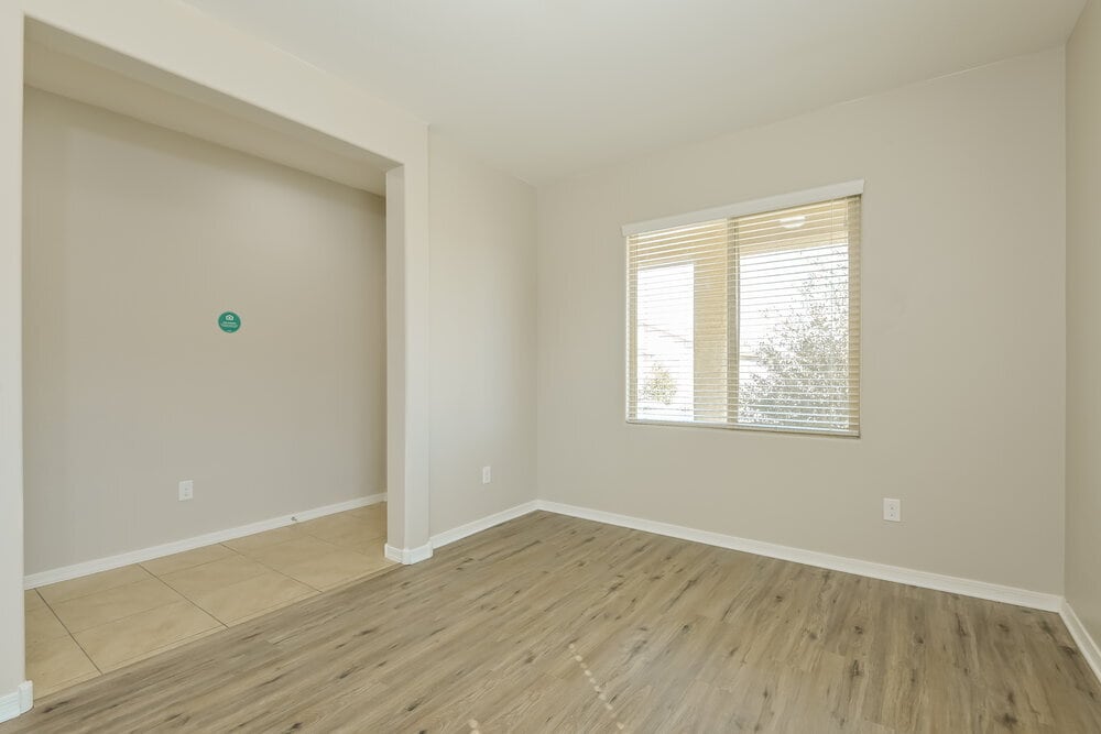 Building Photo - 8237 W Kittiwake Ln