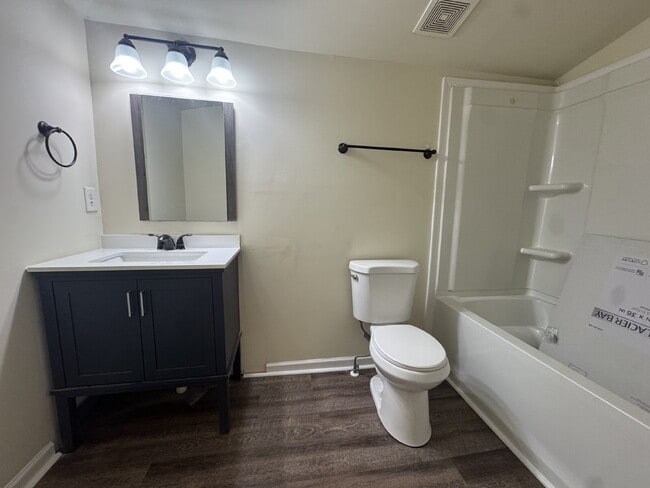 Building Photo - North Hall Cottage Available Soon!