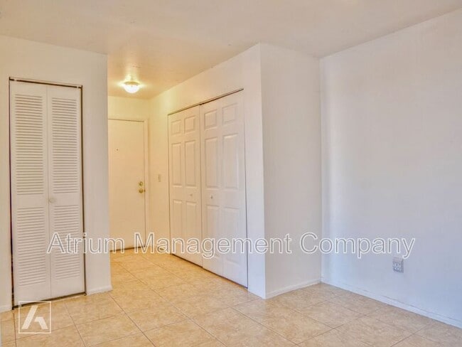 Building Photo - 630 Kenwick Cir