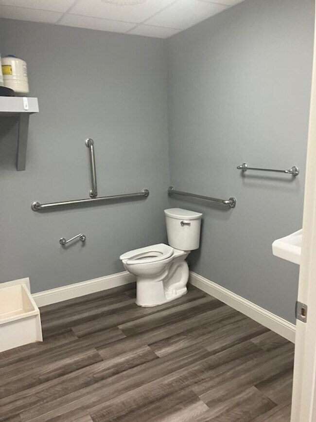 Building Photo - Store Front Available in Downtown Miamisburg