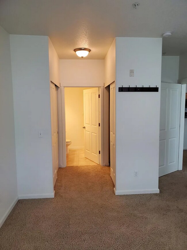 Building Photo - 11845 NW Stone Mountain Ln