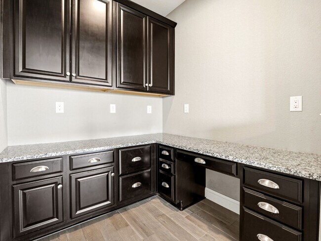 Building Photo - 1135 Bonnyton Pl