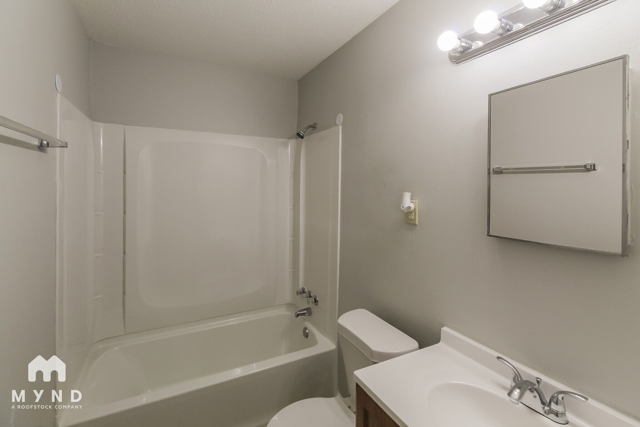 Building Photo - 6150 Devon Cir