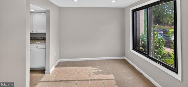 Building Photo - 6556 Pennacook Ct