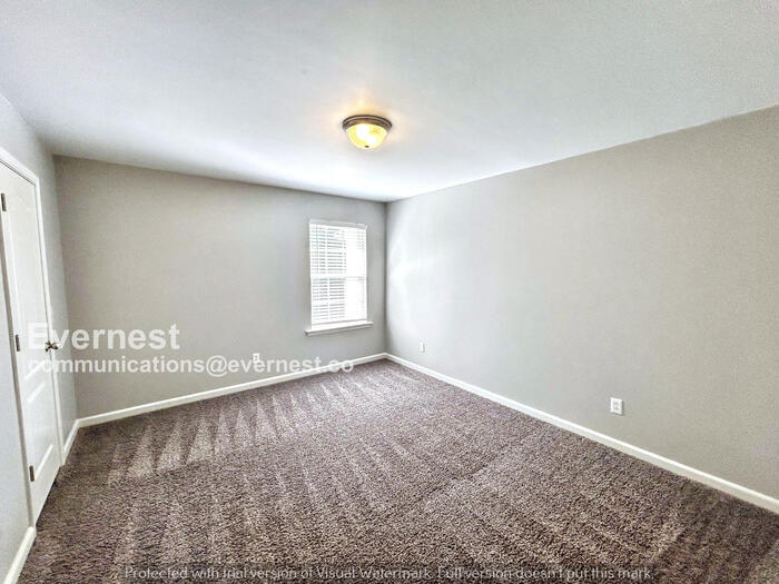 Building Photo - 5225 Southfork Blvd