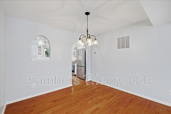 Building Photo - 2988 Borge St