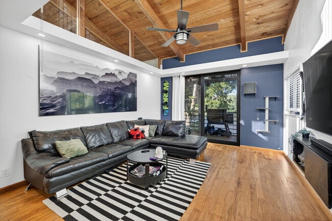 Building Photo - 4491 Crystal Lake Dr