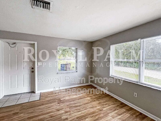 Building Photo - 13037 First Street- 2