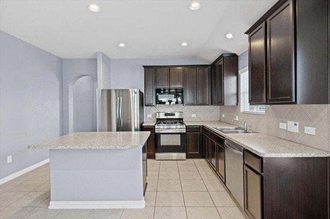 Building Photo - 388 Pond View Pass