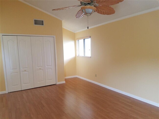 Building Photo - 5421 Vineland Rd