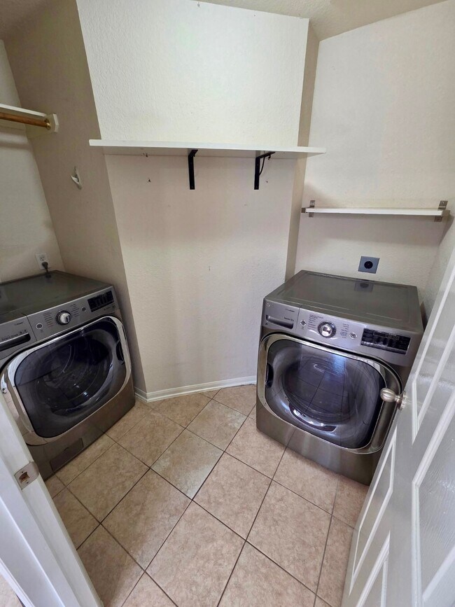 Building Photo - 21110 Machall Manor Ct