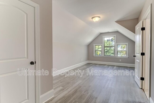 Building Photo - 1202 Matteo Dr