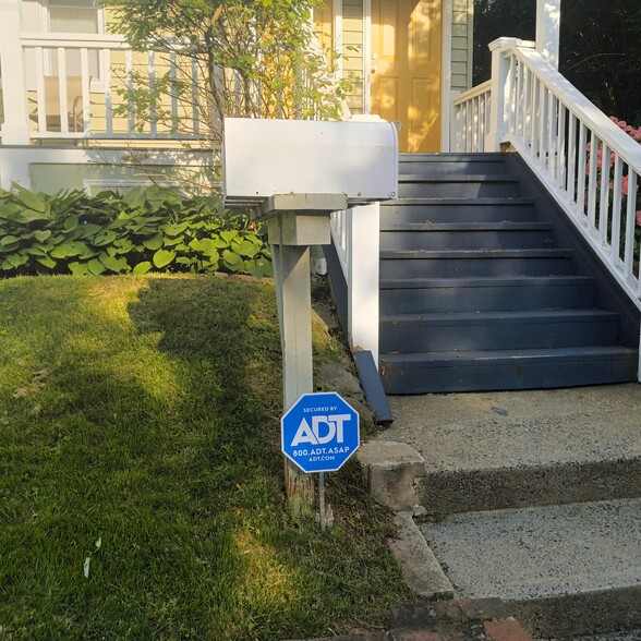 Front Entrance - 261 View St