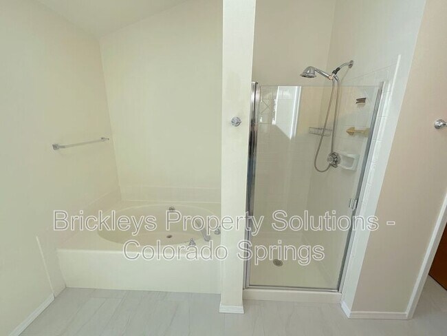 Building Photo - 7993 Scarborough Dr