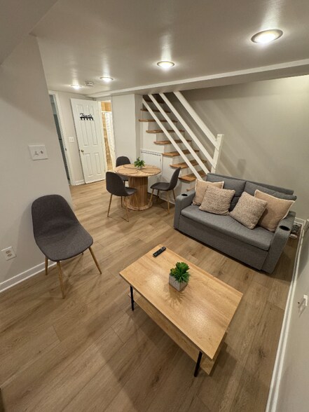 Building Photo - 28 S Ingram St